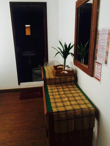 Tropical Garden Bungalow