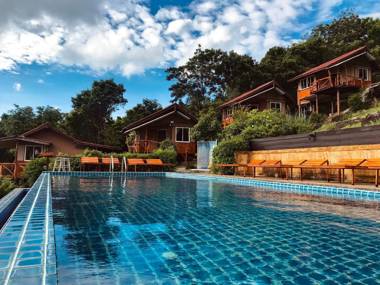 Phuphaya Seaview Resort - Adults Only