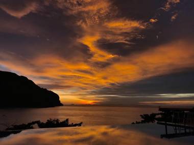 Phuphaya Seaview Resort - Adults Only