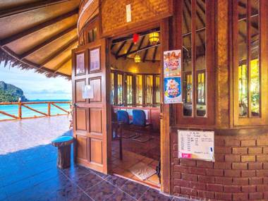 Phuphaya Seaview Resort - Adults Only