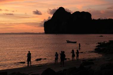 The Cobble Beach - SHA Certified Vaccinated