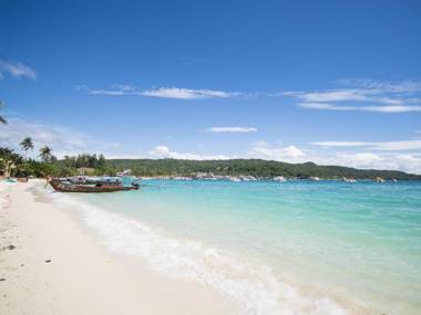 Phi Phi Nice Beach Hotel Hip