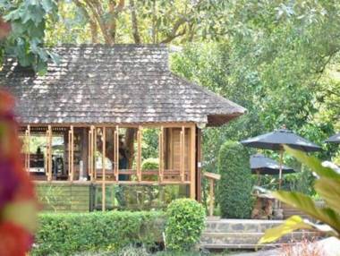 32 Coffee Hill & Resort