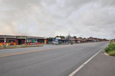 Vaccinated Staff -OYO 75304 Riverside Guesthouse