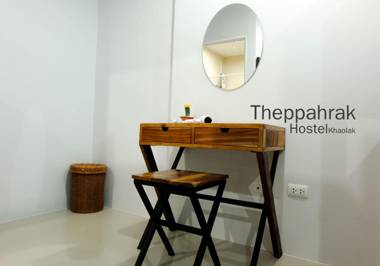 Theppahrak Hostel Khaolak