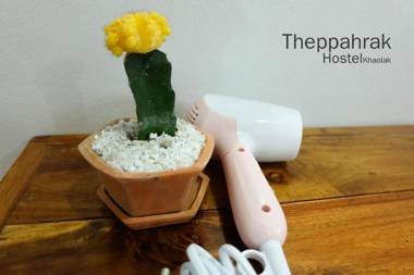 Theppahrak Hostel Khaolak