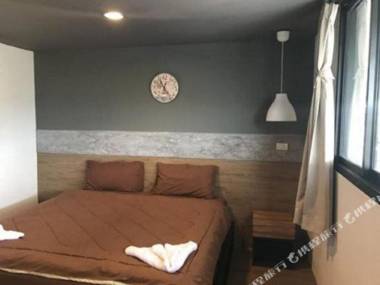 Takuapa Station Hotel