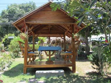 Flower Paradise Bungalows & Swiss Restaurant Roestiland