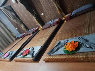 Grand Esie Service Apartment