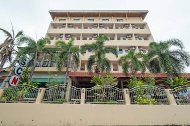 Vaccinated Staff - OYO 75326 Scn City Hotel