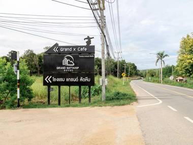 Grand Sattahip Hotel