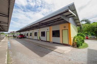 OYO 893 Aura Vintage