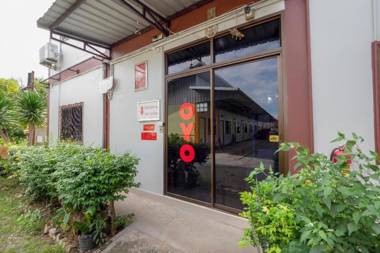 OYO 893 Aura Vintage