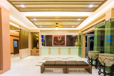 Swan Lake Hotel Sattahip