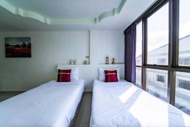 Vaccinated Staff - OYO 75377 Check In House