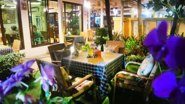 Aiyaree Place Hotel SHA PLUS