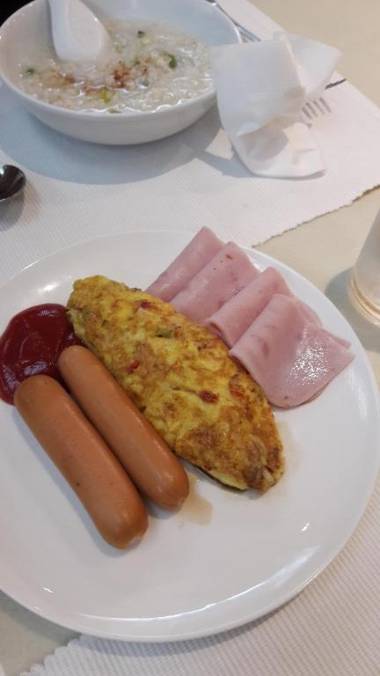 Vaccinated Staff - Capital O 75395 Sabai Lodge - SHA Extra Plus