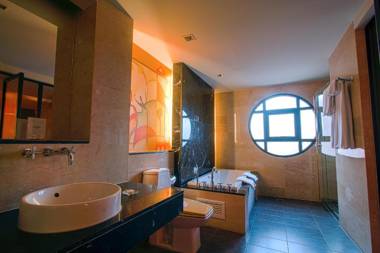 Long Beach Garden Hotel & Pavilions