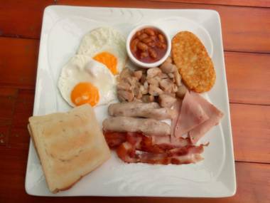 18 Coins Cafe & Hostel