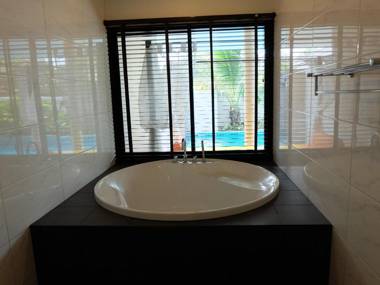 AT Pool Villa Resort