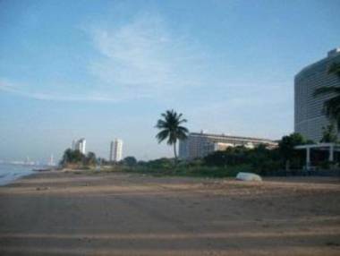 Room at Sunshine Beach Condo