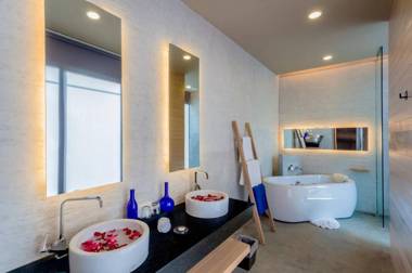 Sea Two Pool Villa Resort Pattaya