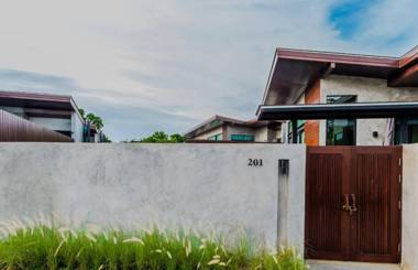 Sea Two Pool Villa Resort Pattaya