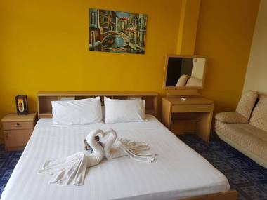 Doubleshot Guesthouse Jomtien