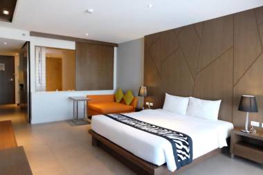 Season Five Hotel "SHA Certified"