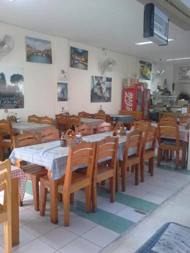 Pizza Italy Restaurant and Guesthouse