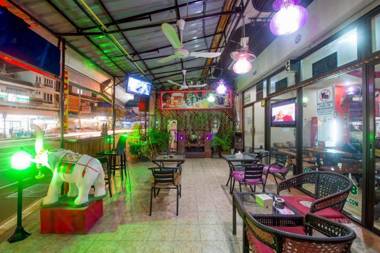 Pattaya Holiday Lodge.