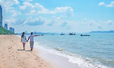 Jomtien Plaza Suite Apartments