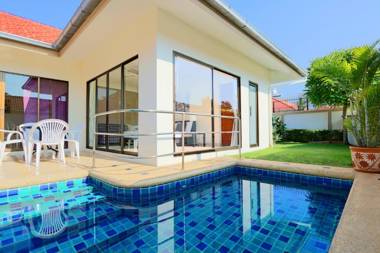 Avoca Pool Villas