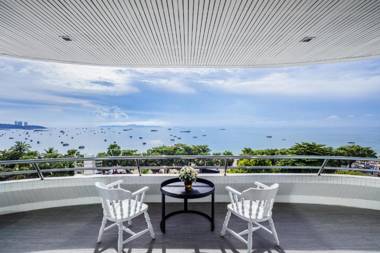 A-One The Royal Cruise Hotel Pattaya - SHA Extra Plus