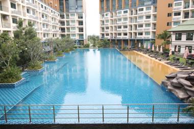 Laguna Beach Resort 2 by Pattaya Sunny Rentals