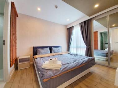 Seven Seas Condo by Pavel