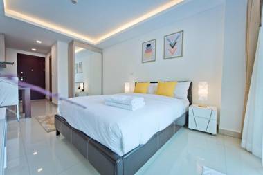 LIGHT & BRIGHT Studio in Laguna Beach Maldives