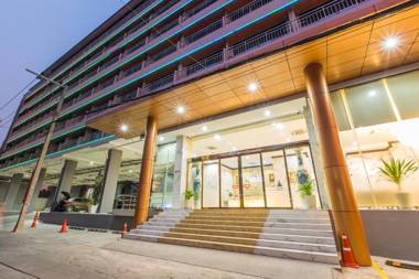 Golden Jomtien Beach Hotel