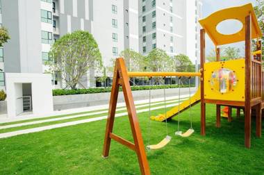 LLX condo @THE BASE   2 bedroom   city sea view