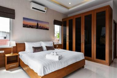 Gala Holiday l Private Villa 10 min Walking St. 