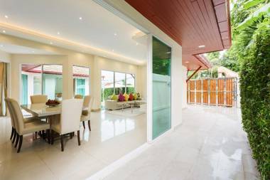 Luxury Pool Villa A14 / 3BR 6-8 persons