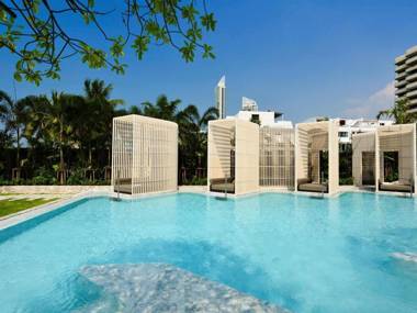 Stunning sunset on 30th floor beach front@Veranda