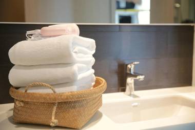 Stunning sunset on 30th floor beach front@Veranda