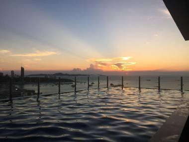 The Base Condo @ luxury apartment @ Pattaya Beach