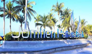 Sea view studio apartment Jomtien beach condominium 11th floor