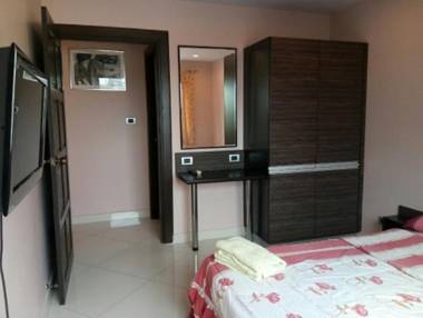 Park lane Pattaya with large lagoon swimming pool