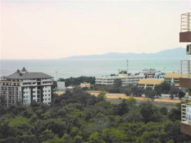 Jomtien beach condo sea view studio apartment 12th floor