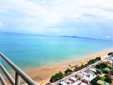 View Talay 8 Large studio apartment with sea view Pattaya
