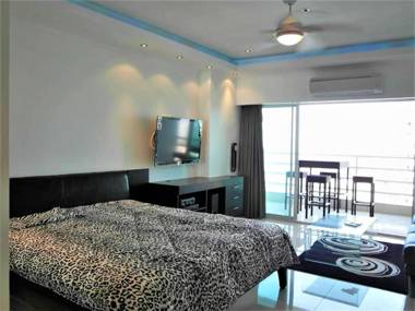 View Talay 8 Large studio apartment with sea view Pattaya