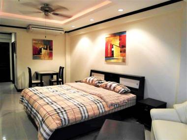 Sea view beach condo Jomtien Pattaya + Large pool